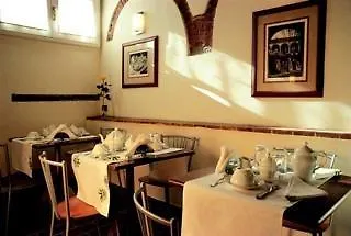 Black 5 Residenza D'epoca Verdi 酒店